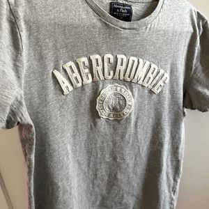 Abercrombie Grey Tshirt M